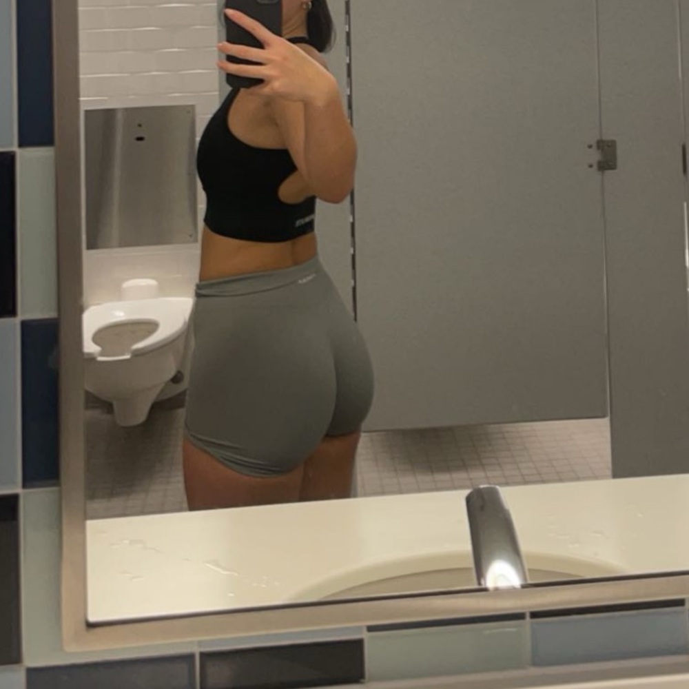 High-Rise Performance Shorts in Gray